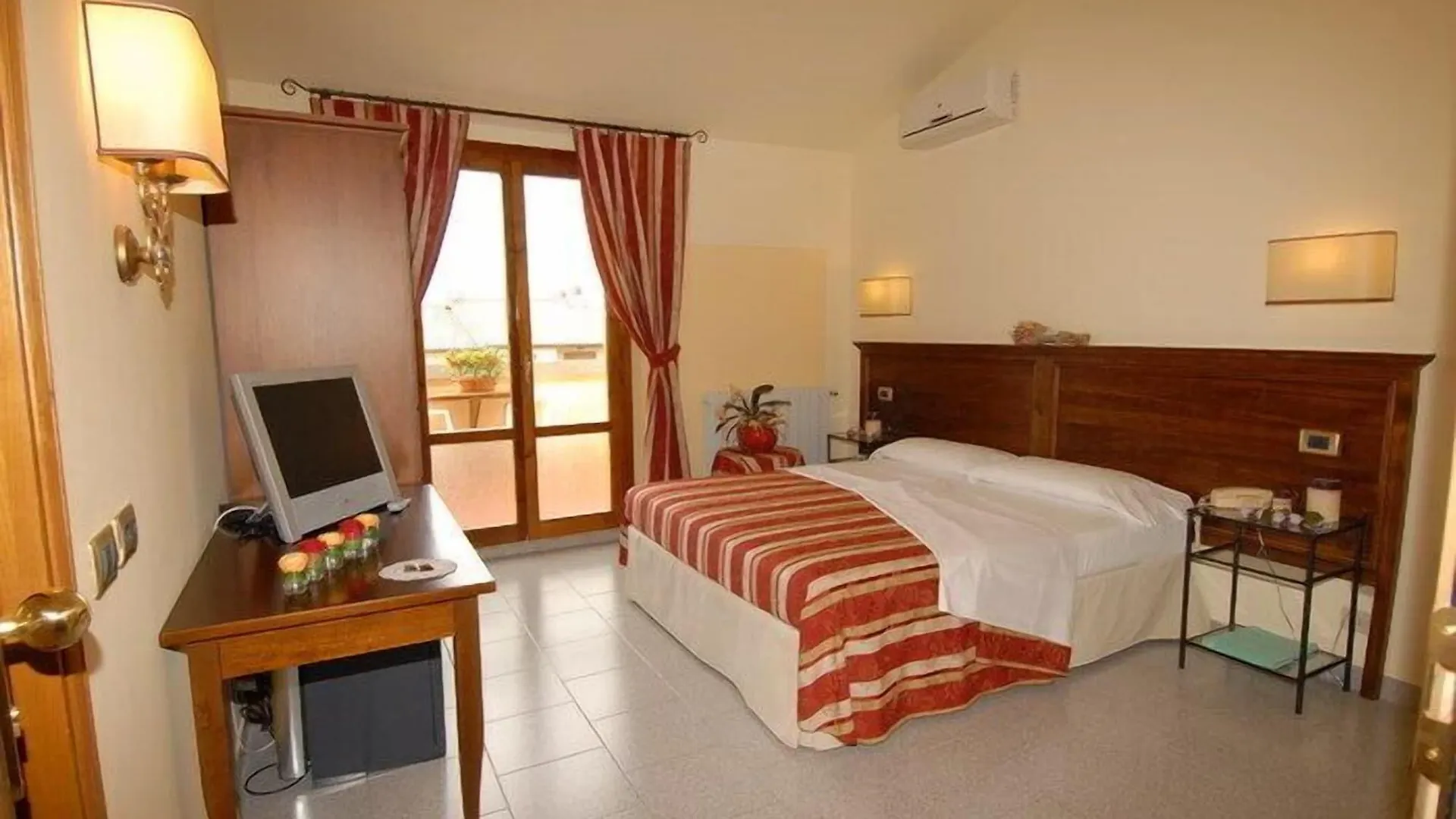 Le Volpaie Hotel San Gimignano 3*,  Italy